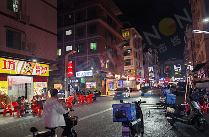 LED廣告機(jī),LED燈桿屏