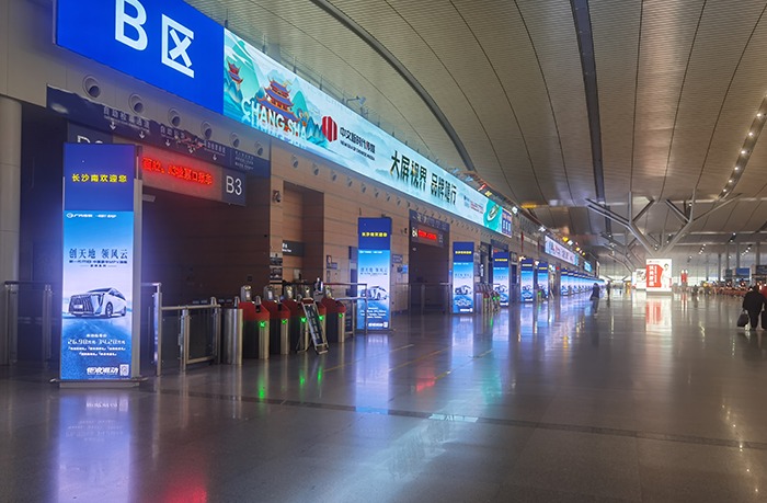 LED廣告機(jī),LED燈桿屏